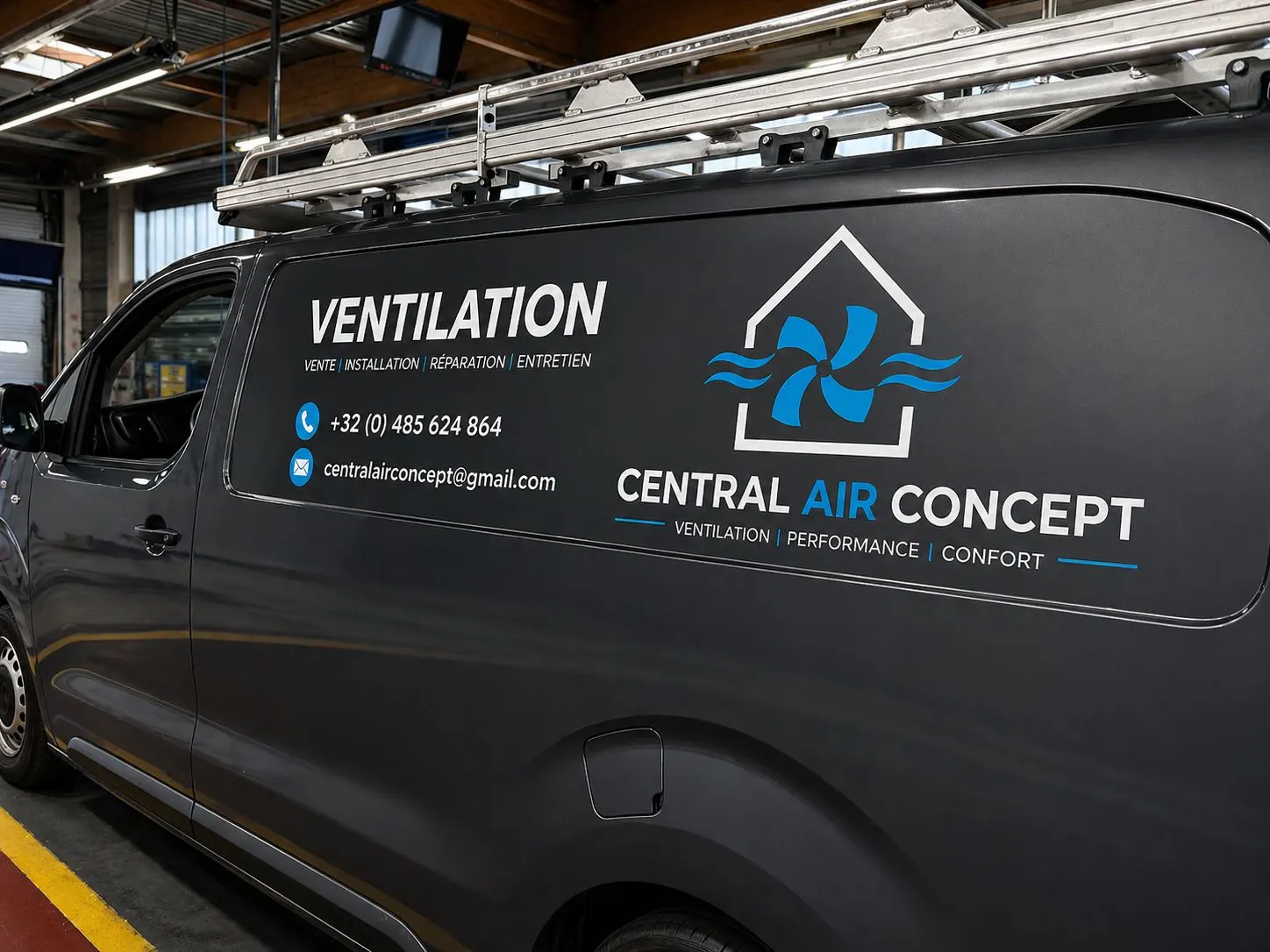 Camionnette d'intervention Central Air Concept marquée « Vente · Installation · Réparation · Entretien », prête pour le dépannage