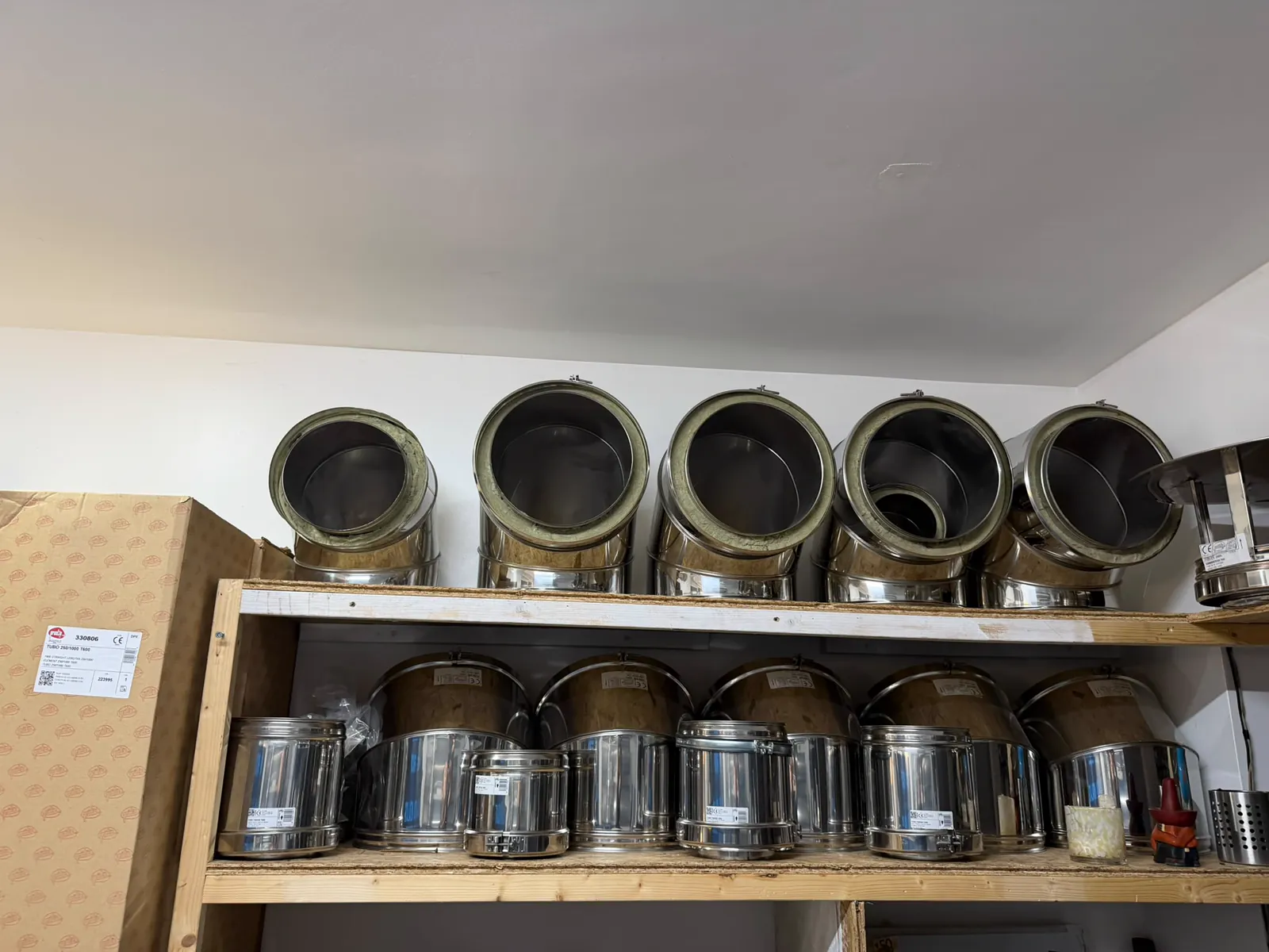 Coudes et conduits double paroi inox isolés en stock au dépôt Central Air Concept